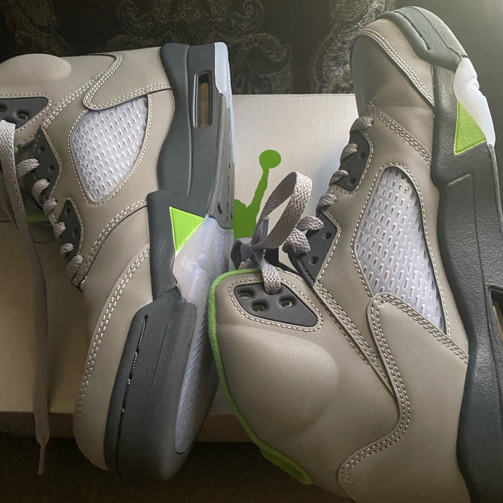 Put Some Fall In Your Step With The Jordan 5 Retr… - image 4